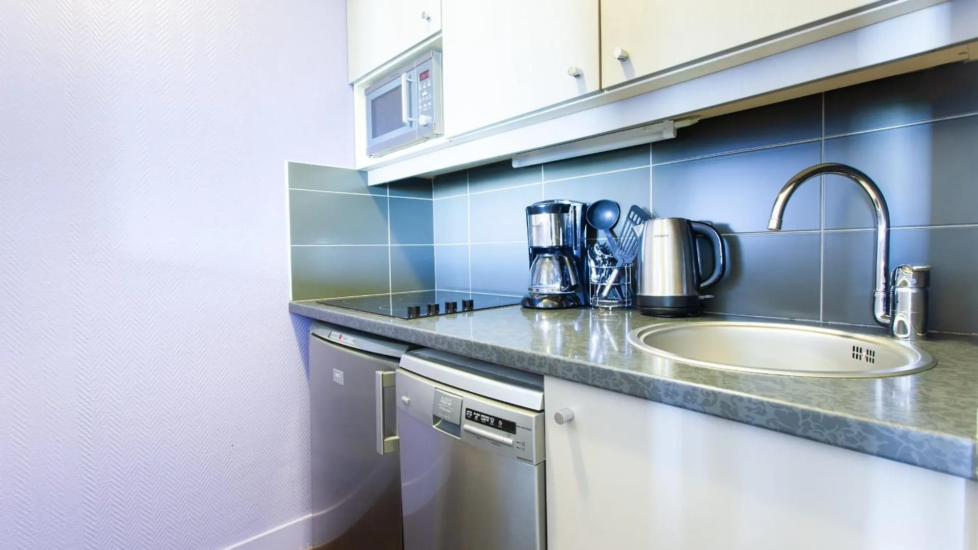 Daire Cosy Apt With Balcony Near Buttes Chaumont Paris Fransa