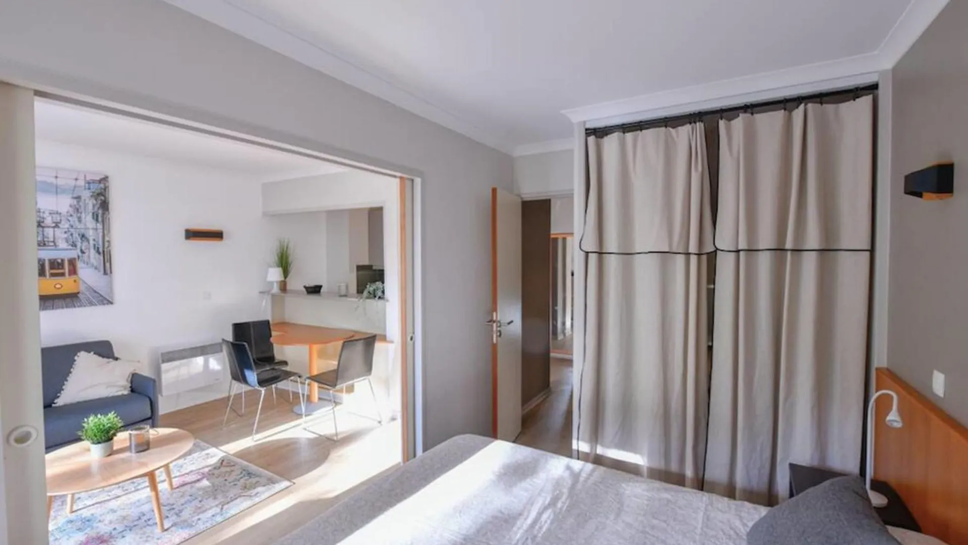 Cosy Apt With Balcony Near Buttes Chaumont Paris